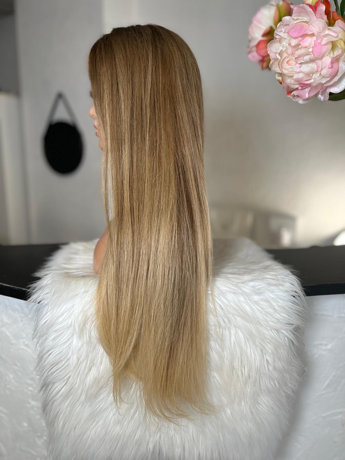 Joanne - Integral + lace top / 28 inch / 150 % Volume / mongolian hair / small (Copie)