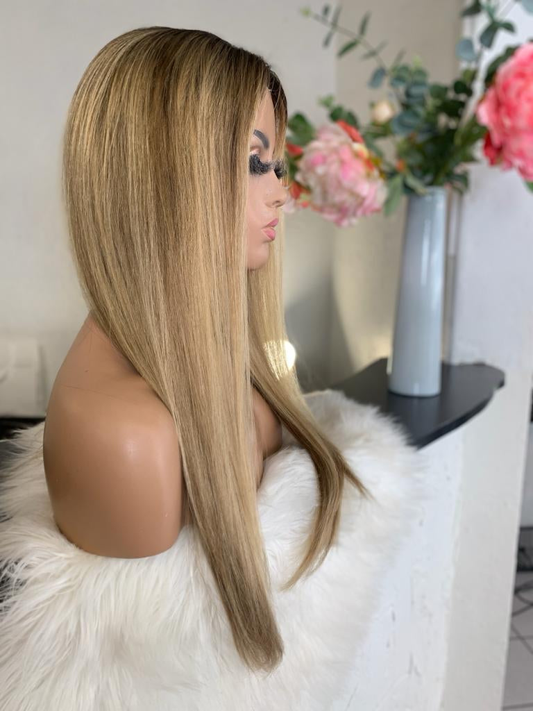 Sabrina - illusion integral + lace top / 24 inch / 150 % Volume / European hair