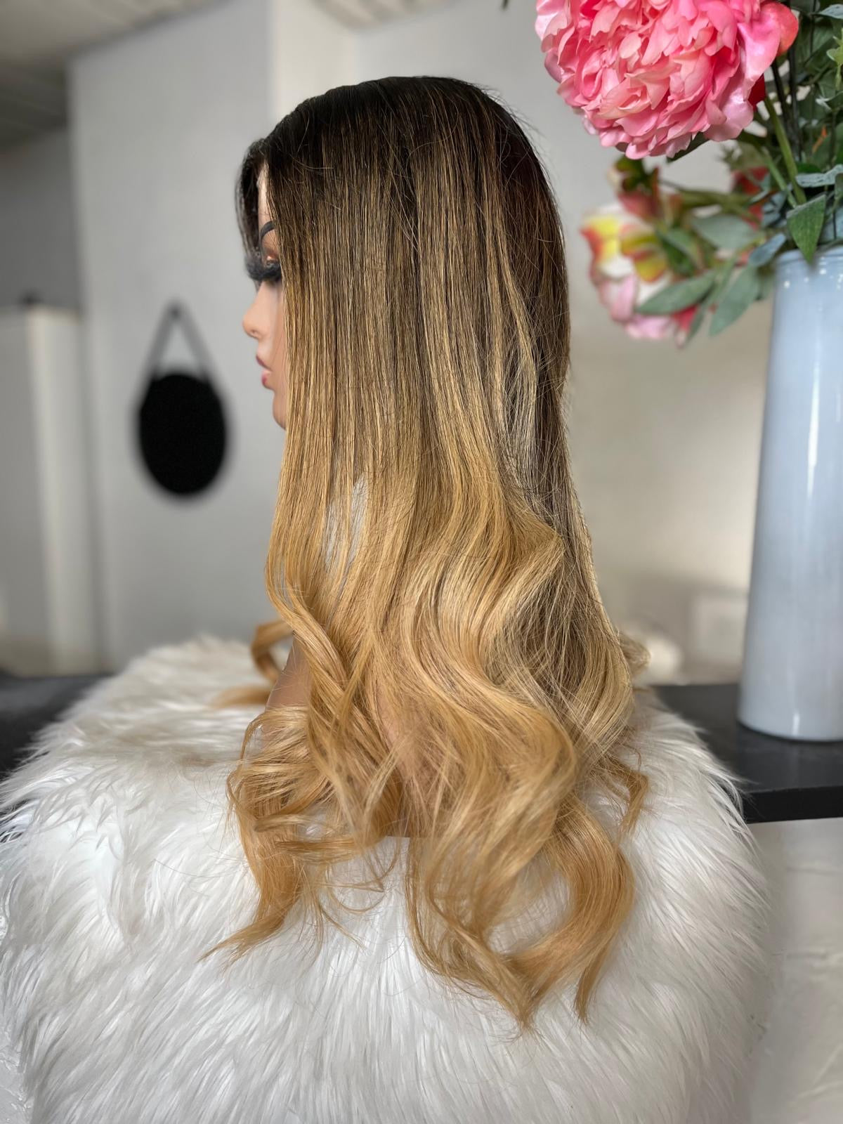 Theresa - confort integral illusion + lace top / 24 inch / 150% Volume / european hair / small