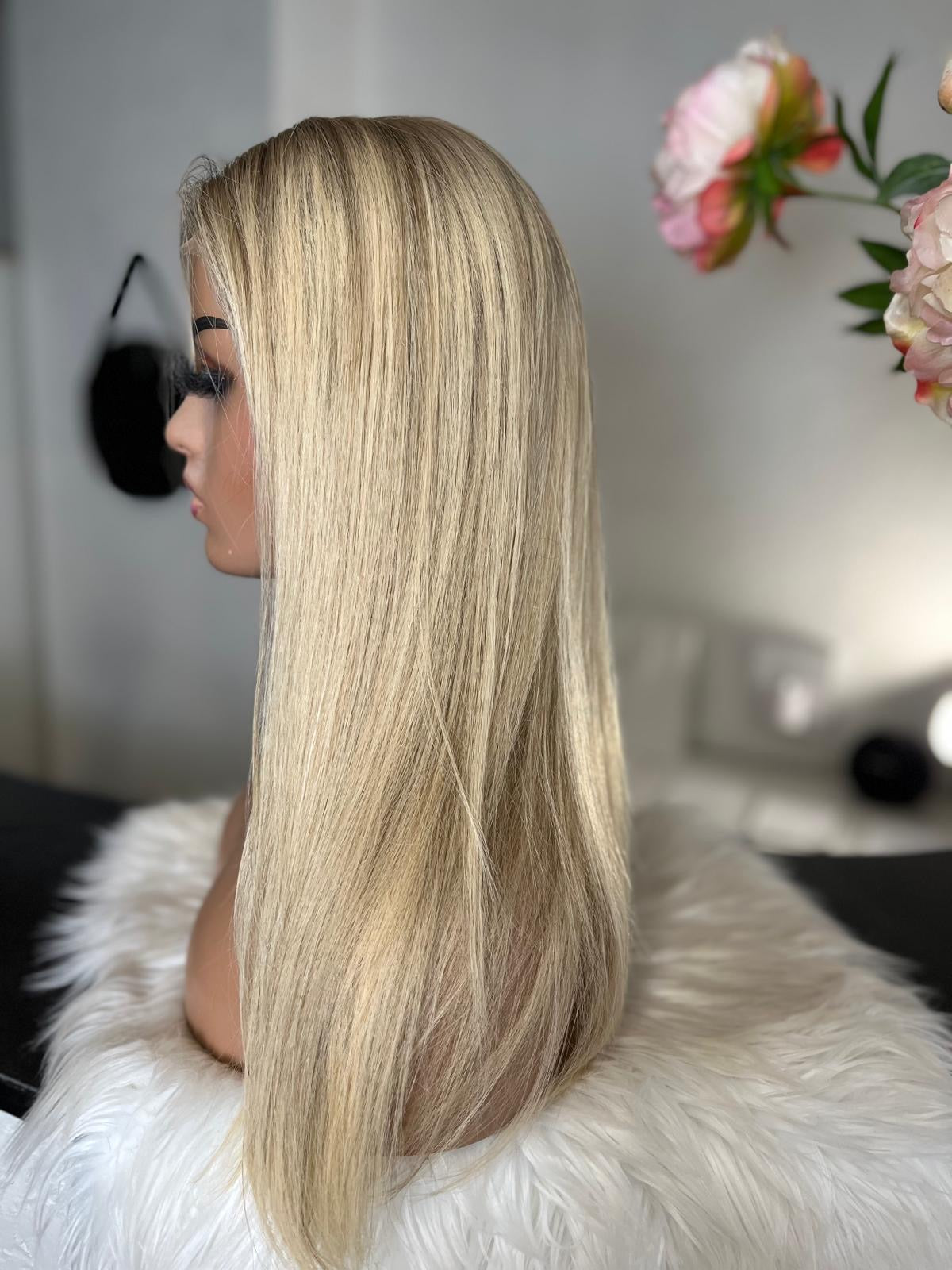 Clara - illusion integral + lace top / 22 inch / 150 % Volume / European hair / small