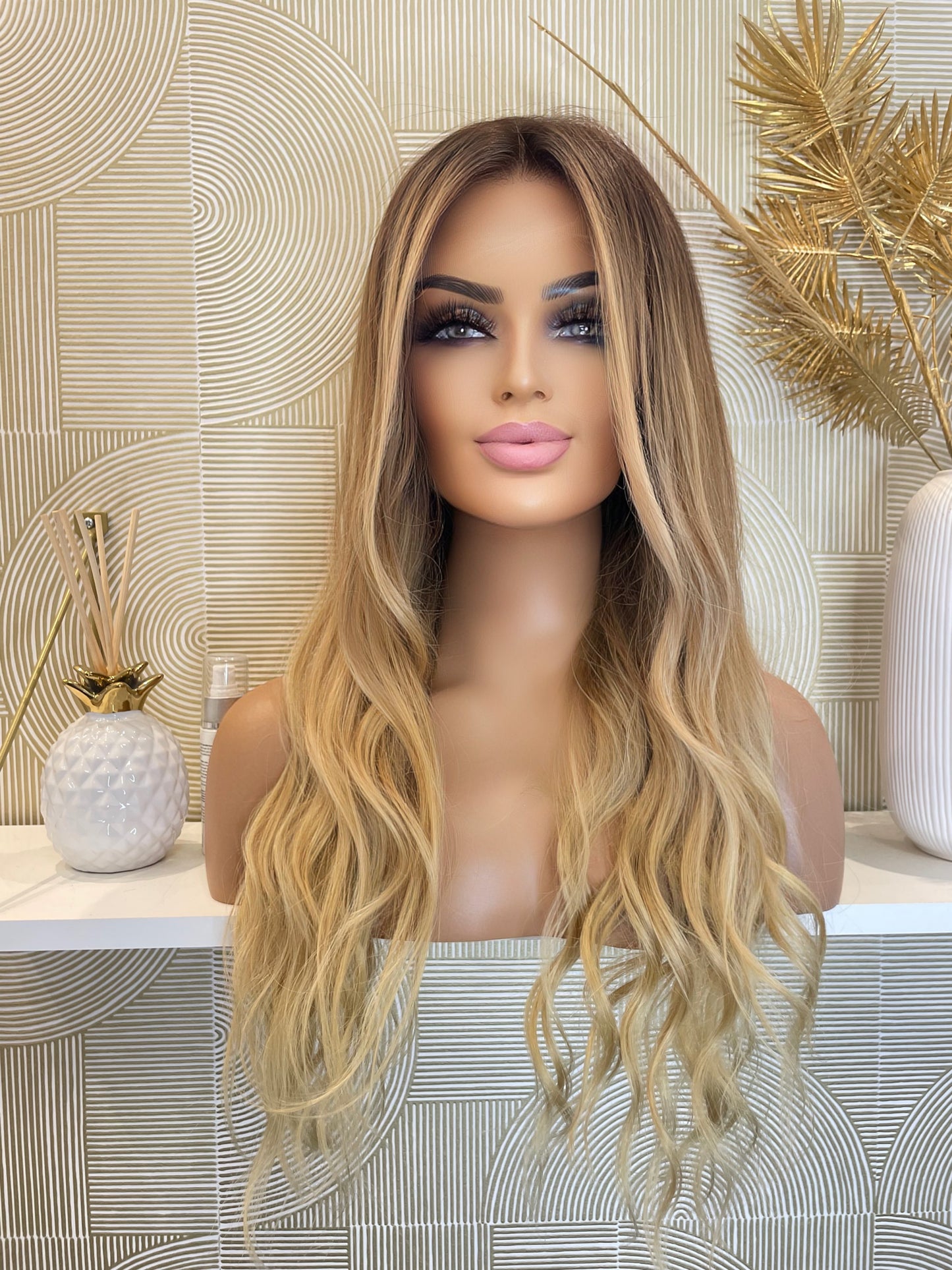 Mylène - illusion integral + lace top / 22 inch / 130 % Volume / European hair / xs-s
