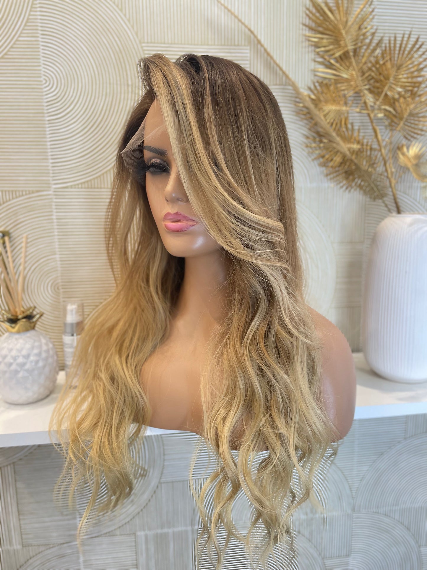Mylène - illusion integral + lace top / 22 inch / 130 % Volume / European hair / xs-s
