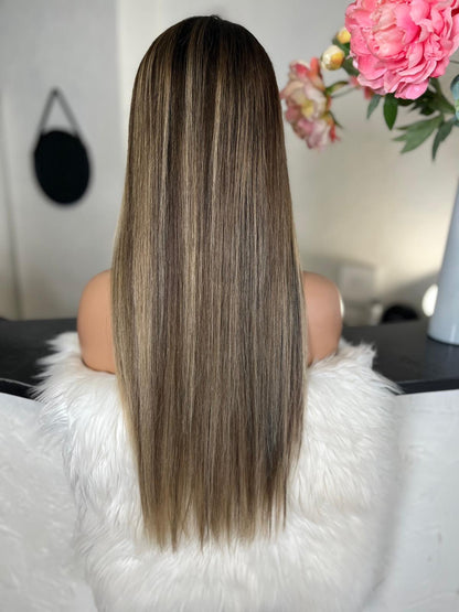 Claudia - illusion integral + lace top  / 26 inch / 150 % Volume / European hair / small