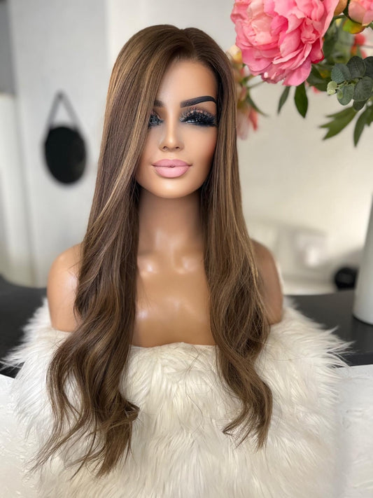 Valérie  -  confort integral illusion + lace top / 26 inch / 150% Volume / european hair / small