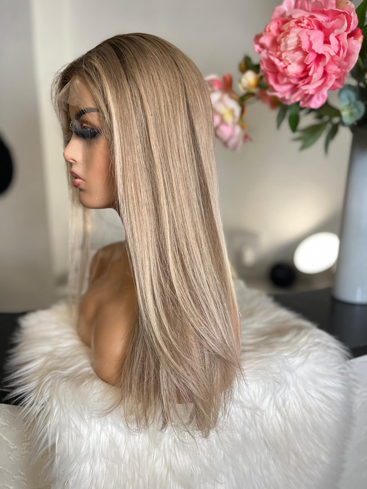 Louise  -  confort integral illusion + lace top / 22 inch / 150% Volume / european hair / small