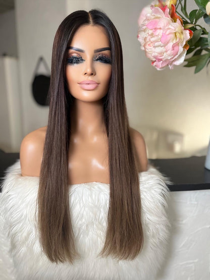 Julia - Integral + lace top  / 28 inch / 150 % Volume / mongolian hair / small
