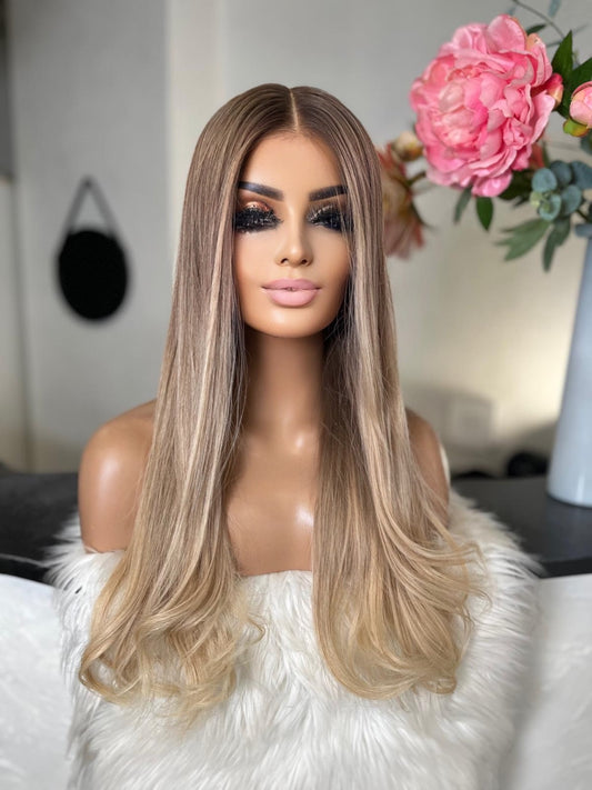 Valérie  -  confort integral illusion + lace top / 26 inch / 150% Volume / european hair / small (Copie)