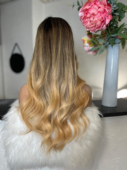 Theresa  -  confort integral illusion + lace top / 24 inch / 150% Volume / european hair / small