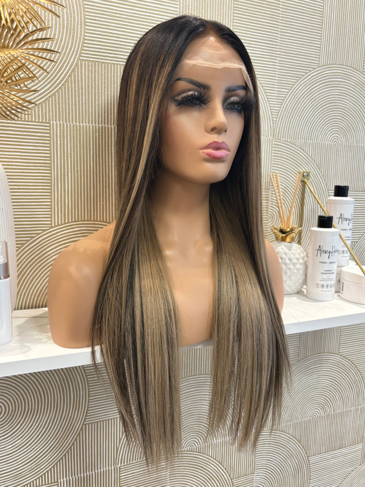 Claudia - illusion integral + lace top  / 26 inch / 150 % Volume / European hair
