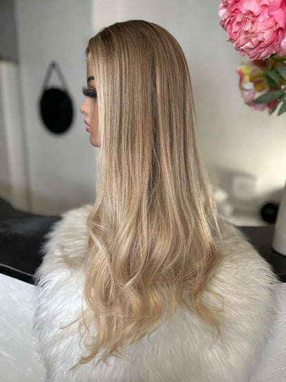 Suzanne  -  confort integral illusion + lace top / 26 inch / 150% Volume / european hair / small