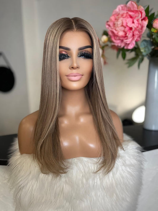 Ursula- illusion integral + lace top  / 24 inch / 150 % Volume / European hair / small