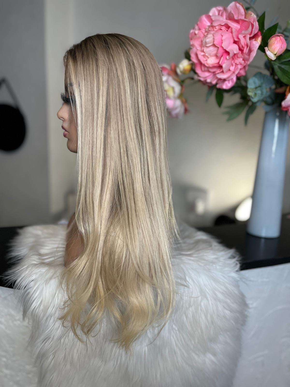 Mimi  -  confort integral illusion + lace top / 24 inch / 150% Volume / european hair / small