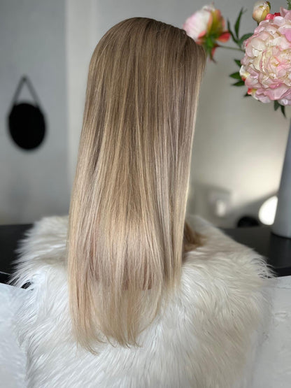 Laura -  confort integral illusion + lace top / 24 inch / 150% Volume / european hair / small