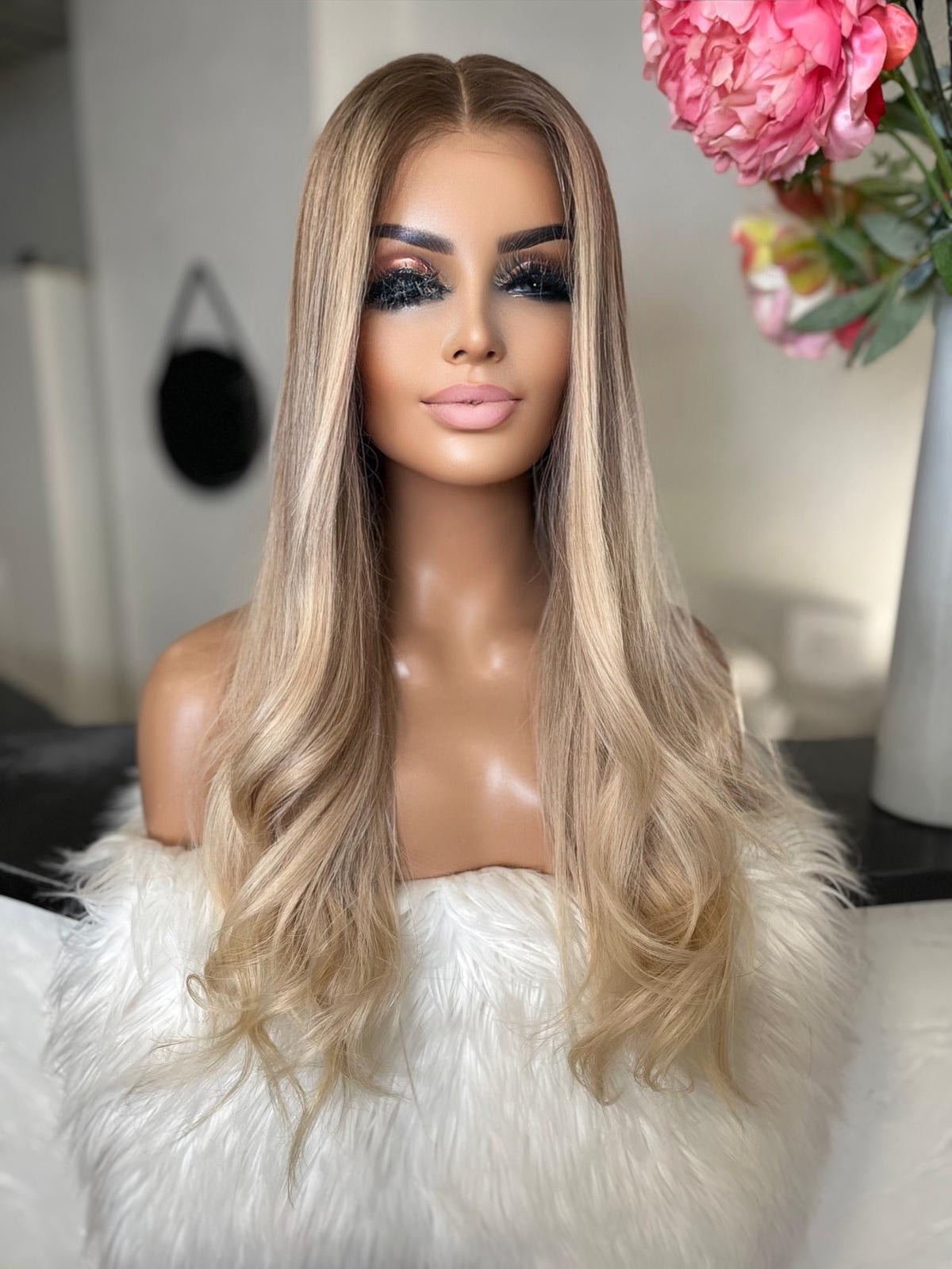 Suzanne  -  confort integral illusion + lace top / 26 inch / 150% Volume / european hair / small