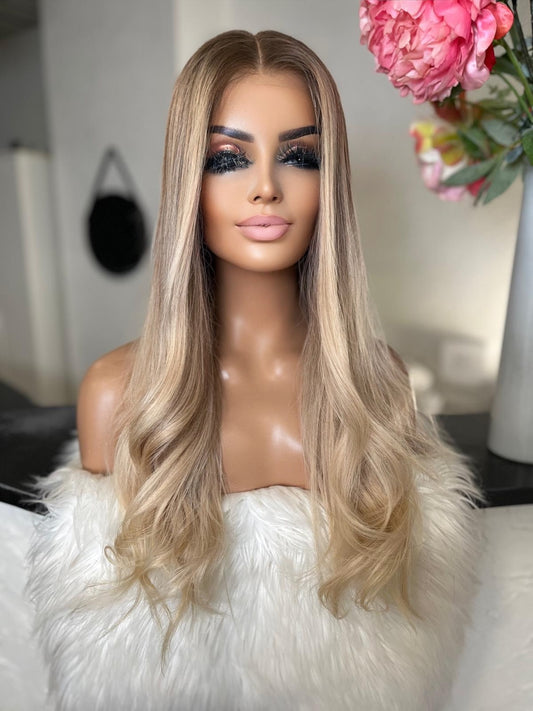 Suzanne  -  confort integral illusion + lace top / 26 inch / 150% Volume / european hair / small