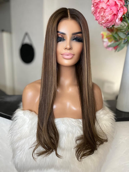 Valérie  -  confort integral illusion + lace top / 26 inch / 150% Volume / european hair / small