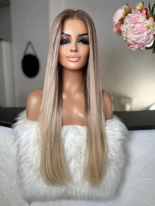 Annie   - Integral + lace top  / 28 inch / 150 % Volume / mongolian hair / small