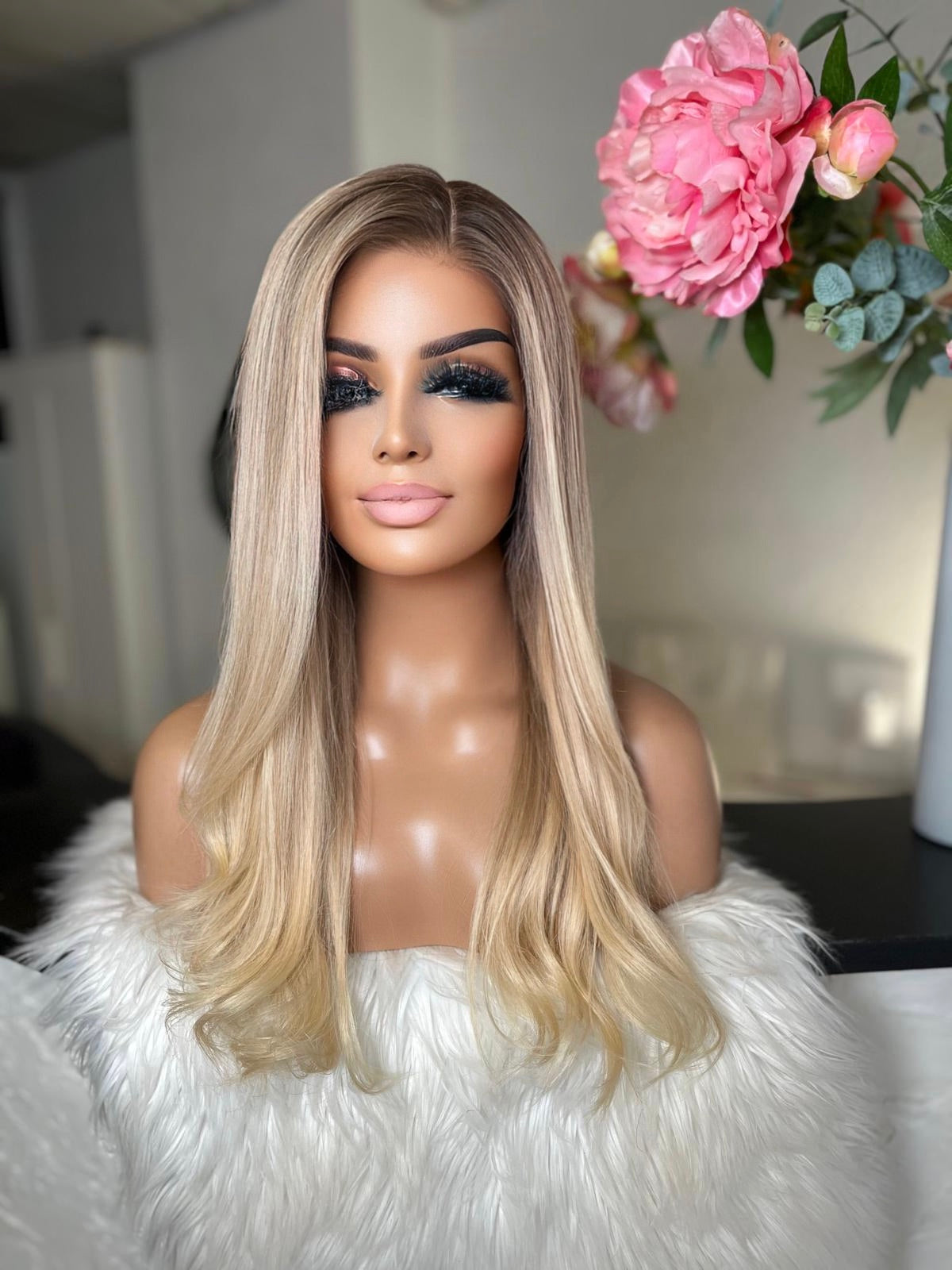 Mimi  -  confort integral illusion + lace top / 24 inch / 150% Volume / european hair / small