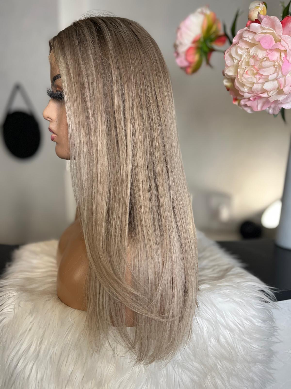 Paola - illusion integral + lace top  / 24 inch / 150 % Volume / European hair / small