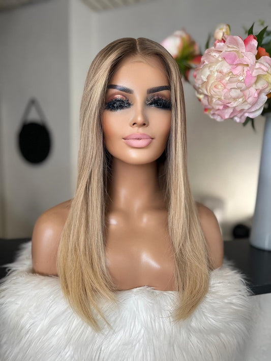 Ursula- illusion integral + lace top  / 22 inch / 150 % Volume / European hair / small