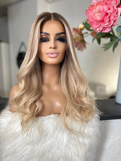 Theresa  -  confort integral illusion + lace top / 24 inch / 150% Volume / european hair / small