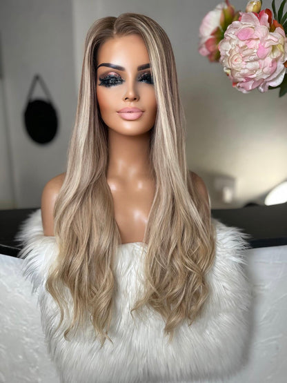 Caroline  - Integral + lace top  / 28 inch / 150 % Volume / mongolian hair / small (Copie)