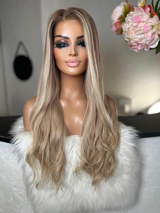 Caroline  - Integral + lace top  / 28 inch / 150 % Volume / mongolian hair / small (Copie)