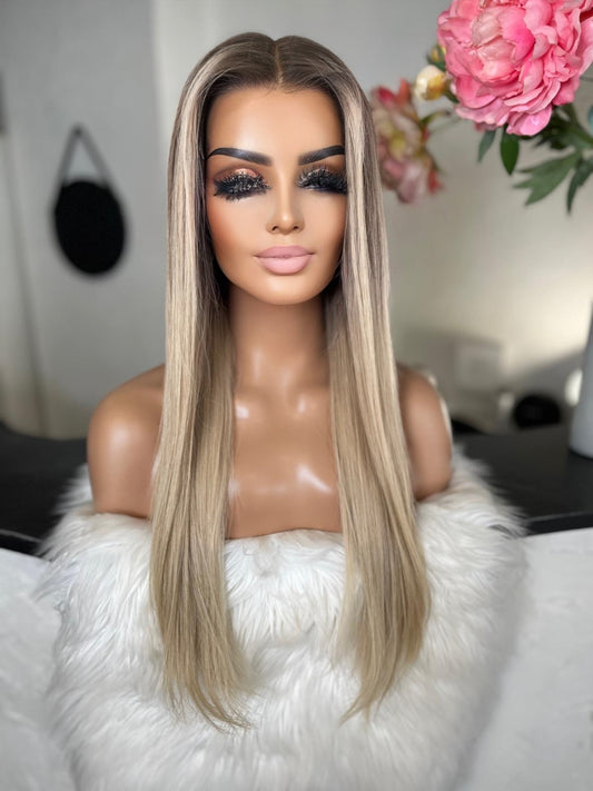 Gusele - confort illusion integral + lace top  / 26 inch / 150 % Volume / European hair / small