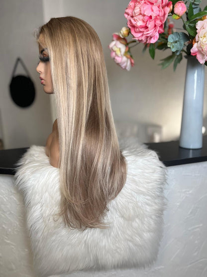 Amélia   - Integral + lace top  / 28 inch / 150 % Volume / mongolian hair / small (Copie)