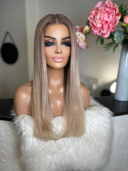 Samantha - illusion integral + lace top  / 26 inch / 180 % Volume / European hair / small