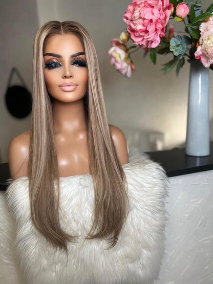 Alexia   - Integral + lace top  / 28 inch / 150 % Volume / mongolian hair / small (Copie 3)