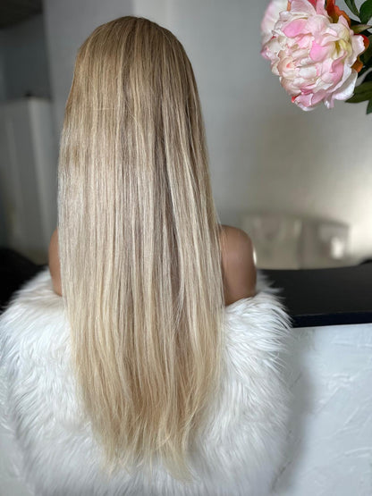 Claudia   - Integral + lace top  / 28 inch / 150 % Volume / mongolian hair / small