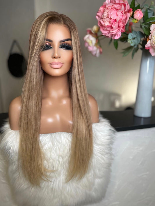 Anita   - Integral + lace top  / 28 inch / 150 % Volume / mongolian hair / small (Copie 2)
