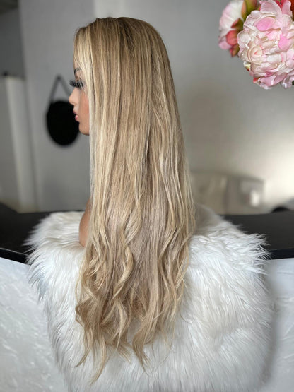 Caroline  - Integral + lace top  / 28 inch / 150 % Volume / mongolian hair / small (Copie)