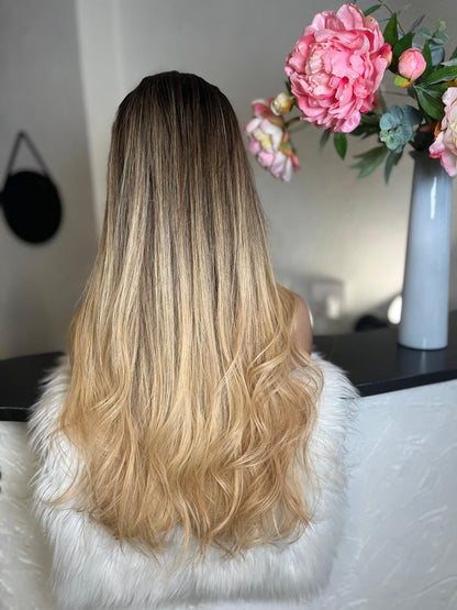 Amanda   - Integral + lace top  / 28 inch / 150 % Volume / mongolian hair / small (Copie)
