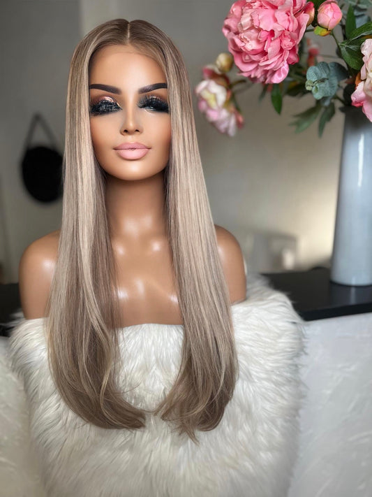 Amélia   - Integral + lace top  / 28 inch / 150 % Volume / mongolian hair / small (Copie)