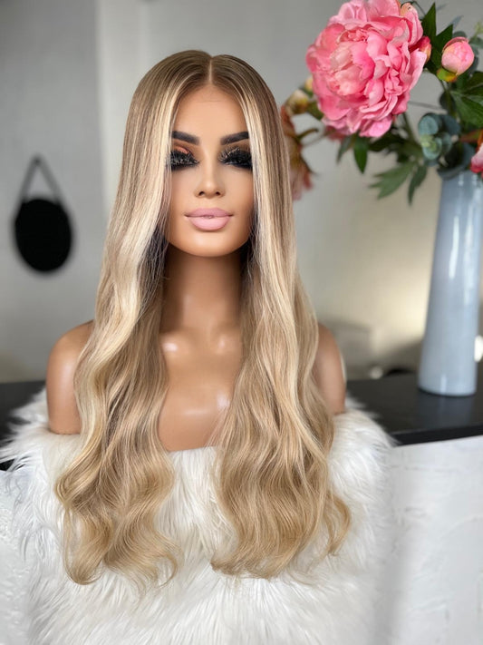 Valeria - illusion integral + lace top  / 26 inch / 150 % Volume / European hair / small