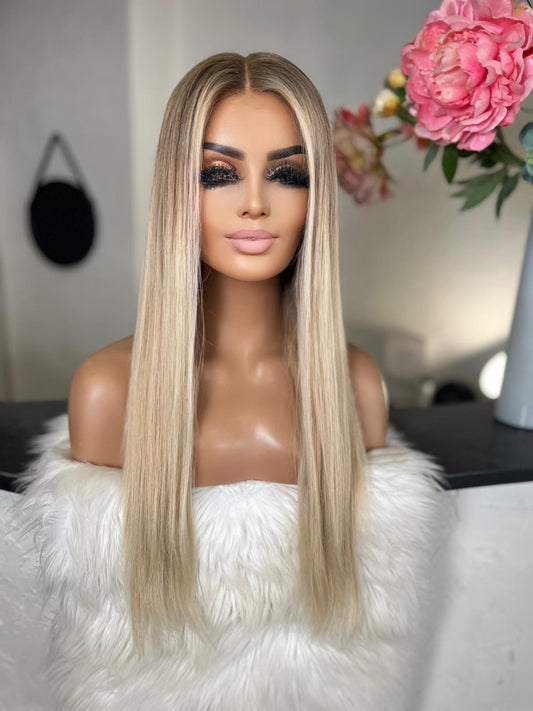 Sarah - illusion integral + lace top  / 26 inch / 150 % Volume / European hair / small